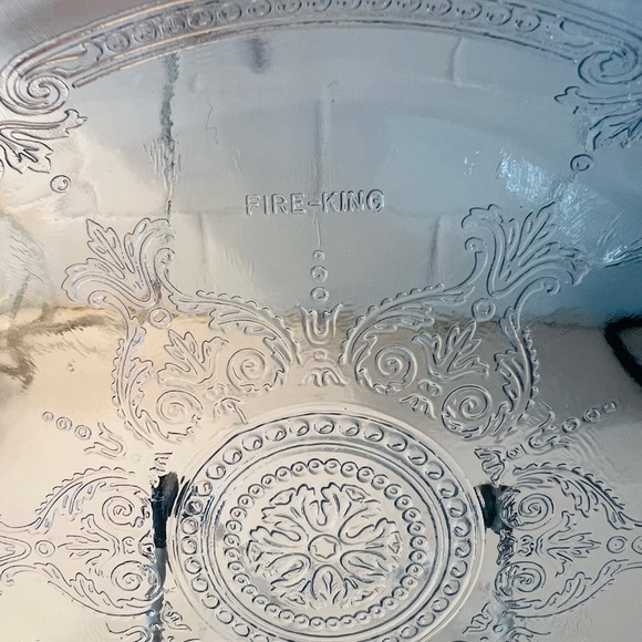 Vintage Fire-King Clear Glass 9” Pie Plate Ornate Scroll Medallion 1940s - Picture 5 of 5